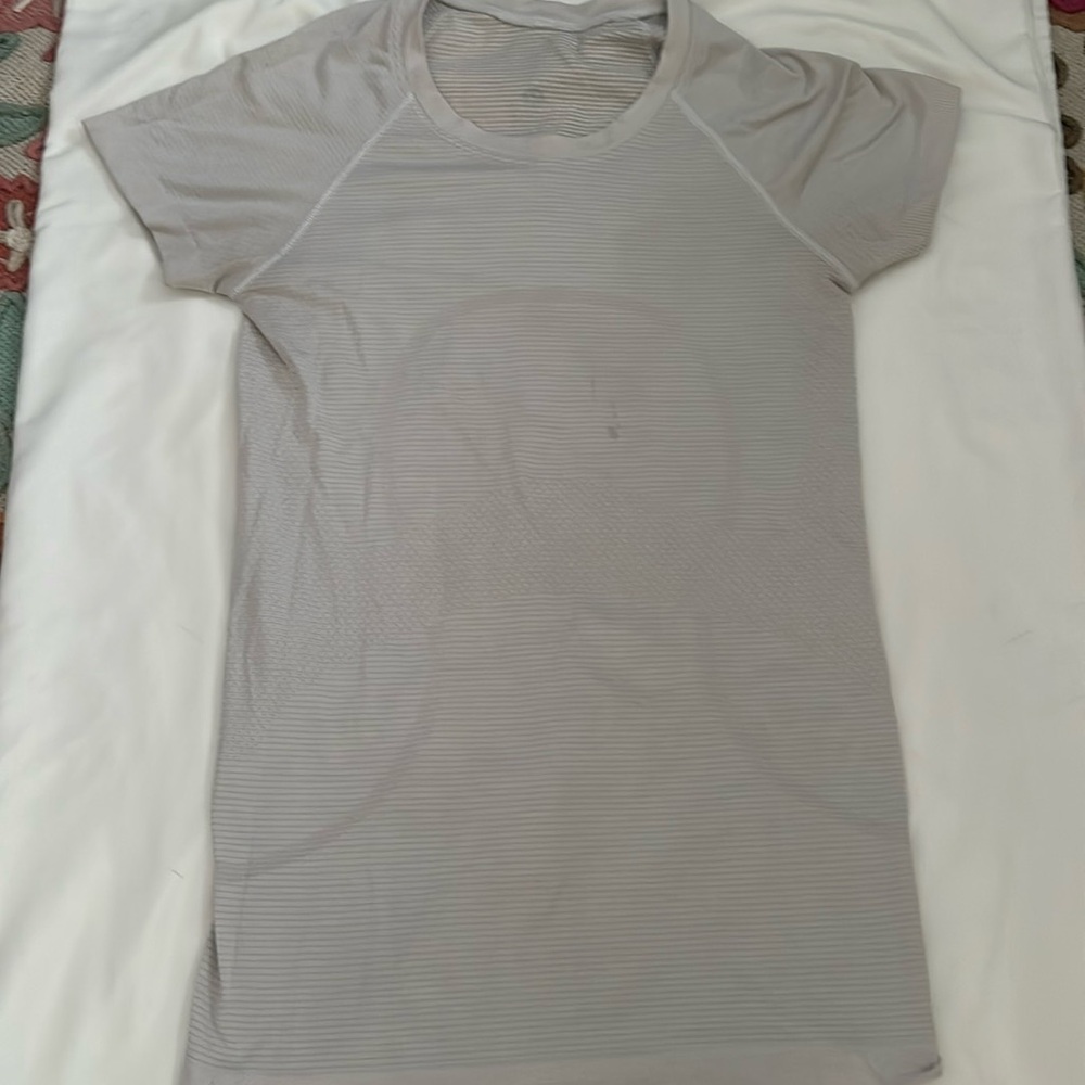 white lululemon swiftly tech
